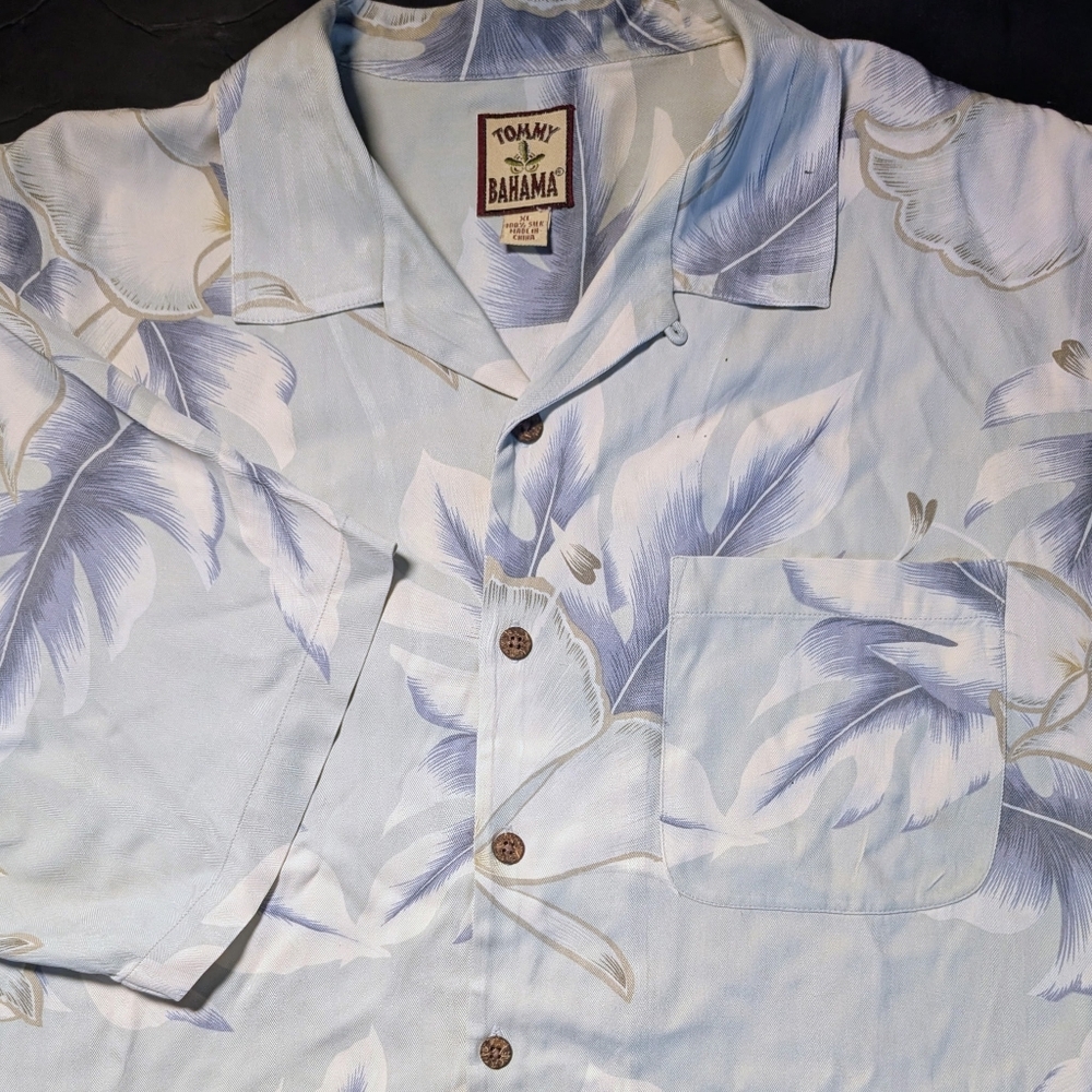 Tommy Bahama Silk Shirt Men's XL 100% Silk Floral Pattern